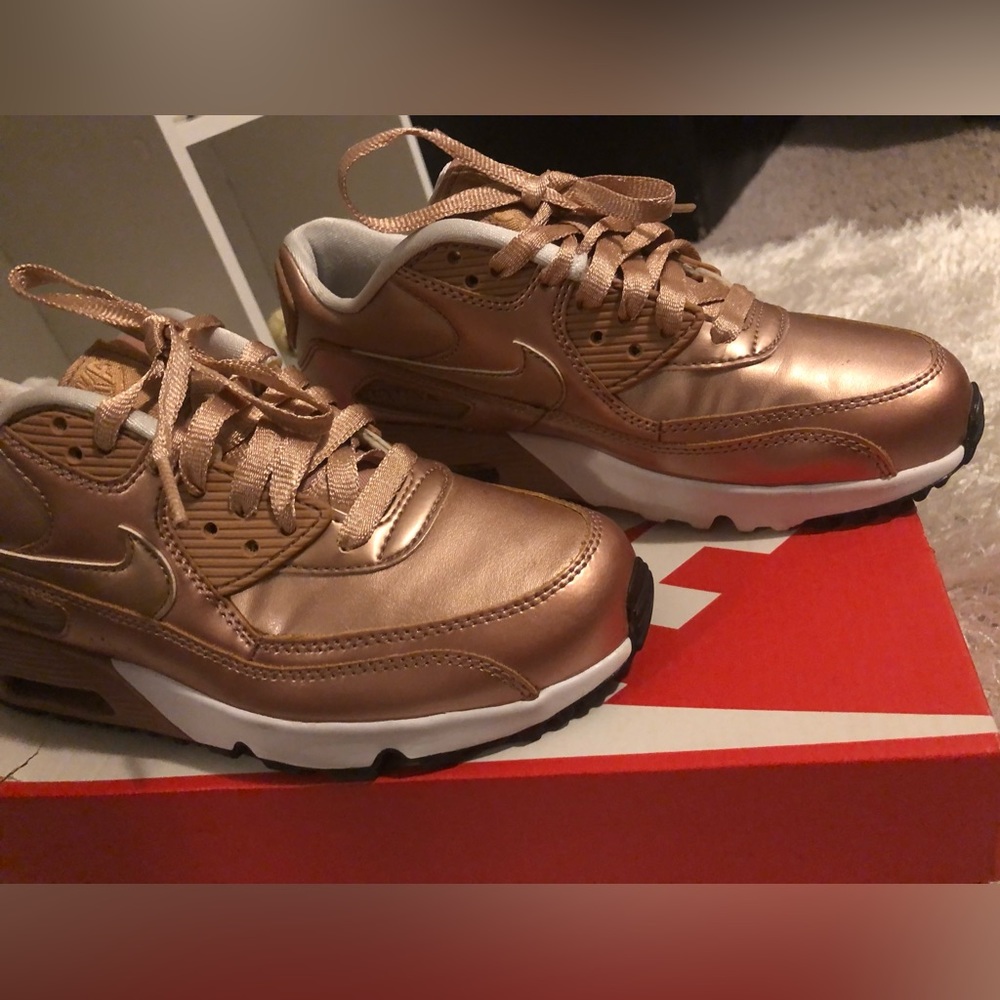 Women/ Big girl Sz 4Y Metallic Rose Gold Air Max - Picture 3 of 8